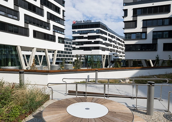 Austria Campus mit Bank Austria Logo