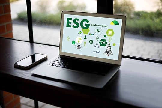 ESG auf einem Laptop Bildschirm